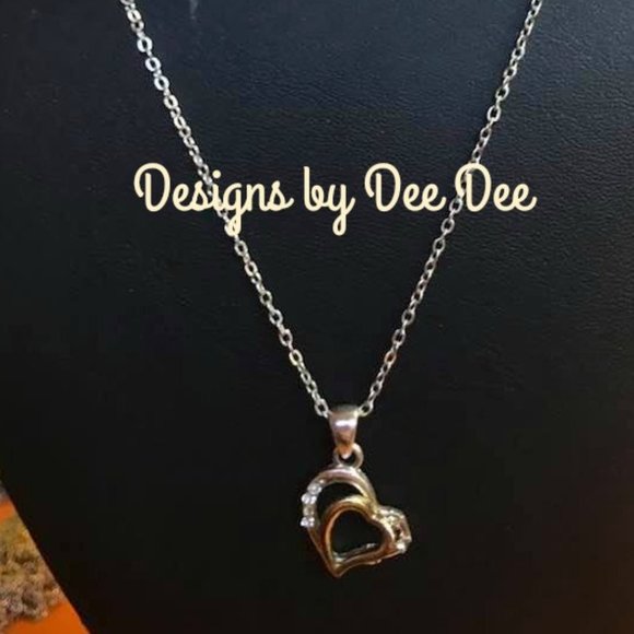 5/$20🔥Delicate Hearts Fashion Necklace🔥Bundle special price - Picture 2 of 2